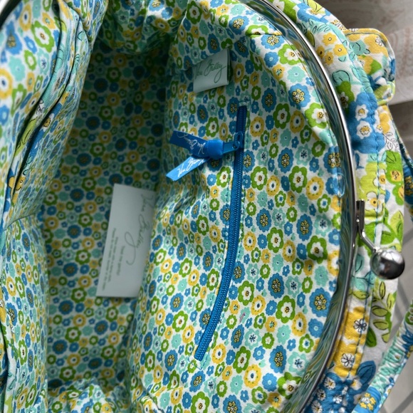 NWT Vera Bradley Eloise - Gorgeous Spring Purse - Picture 4 of 6